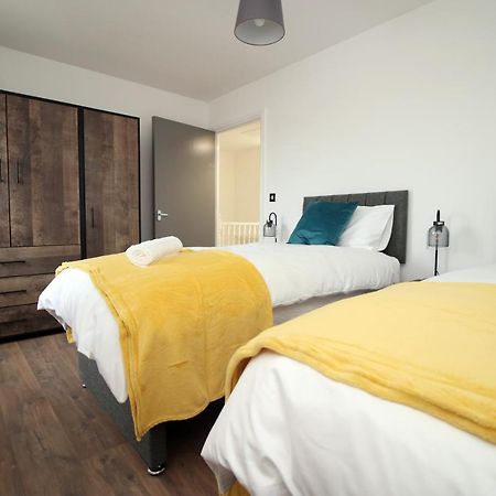 Delft - Spacious Home, High Speed Wi-Fi, Free Parking, Terrace Swindon Exterior foto