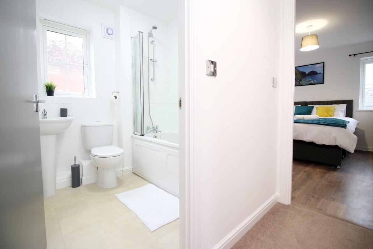 Delft - Spacious Home, High Speed Wi-Fi, Free Parking, Terrace Swindon Exterior foto