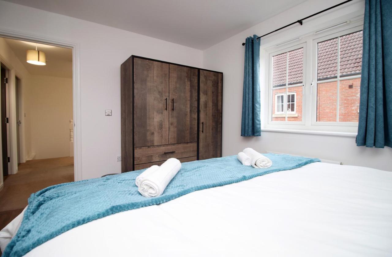 Delft - Spacious Home, High Speed Wi-Fi, Free Parking, Terrace Swindon Exterior foto