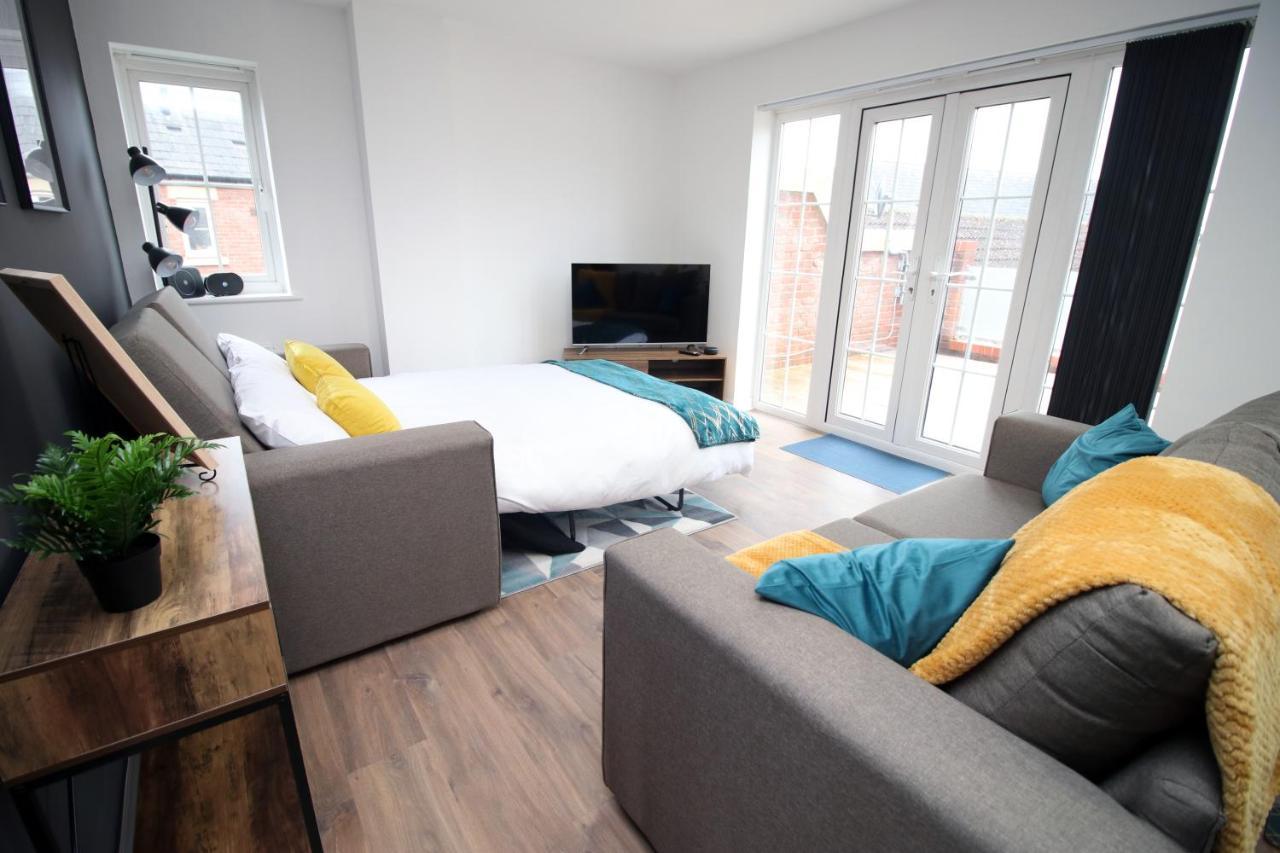 Delft - Spacious Home, High Speed Wi-Fi, Free Parking, Terrace Swindon Exterior foto